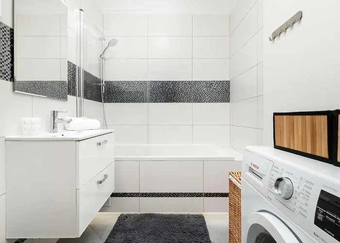 Stylowy Z Parkingiem I Biurkiem W Gdansku By Renters غدانسك