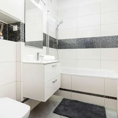 Stylowy Z Parkingiem I Biurkiem W Gdansku By Renters Appartement