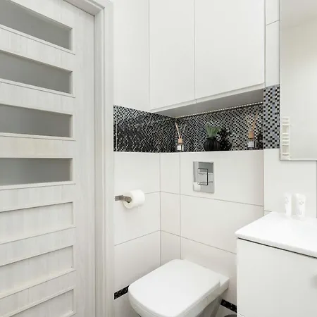 Stylowy Z Parkingiem I Biurkiem W Gdansku By Renters *