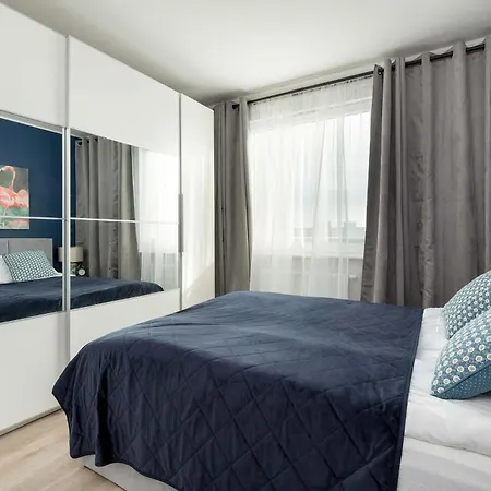 Stylowy Z Parkingiem I Biurkiem W Gdansku By Renters * Gdańsk