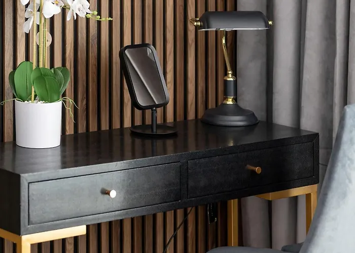 Stylowy Z Parkingiem I Biurkiem W Gdansku By Renters *